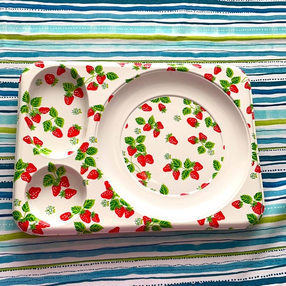 Vintage Strawberry Food Trays - Picture 1 of 8